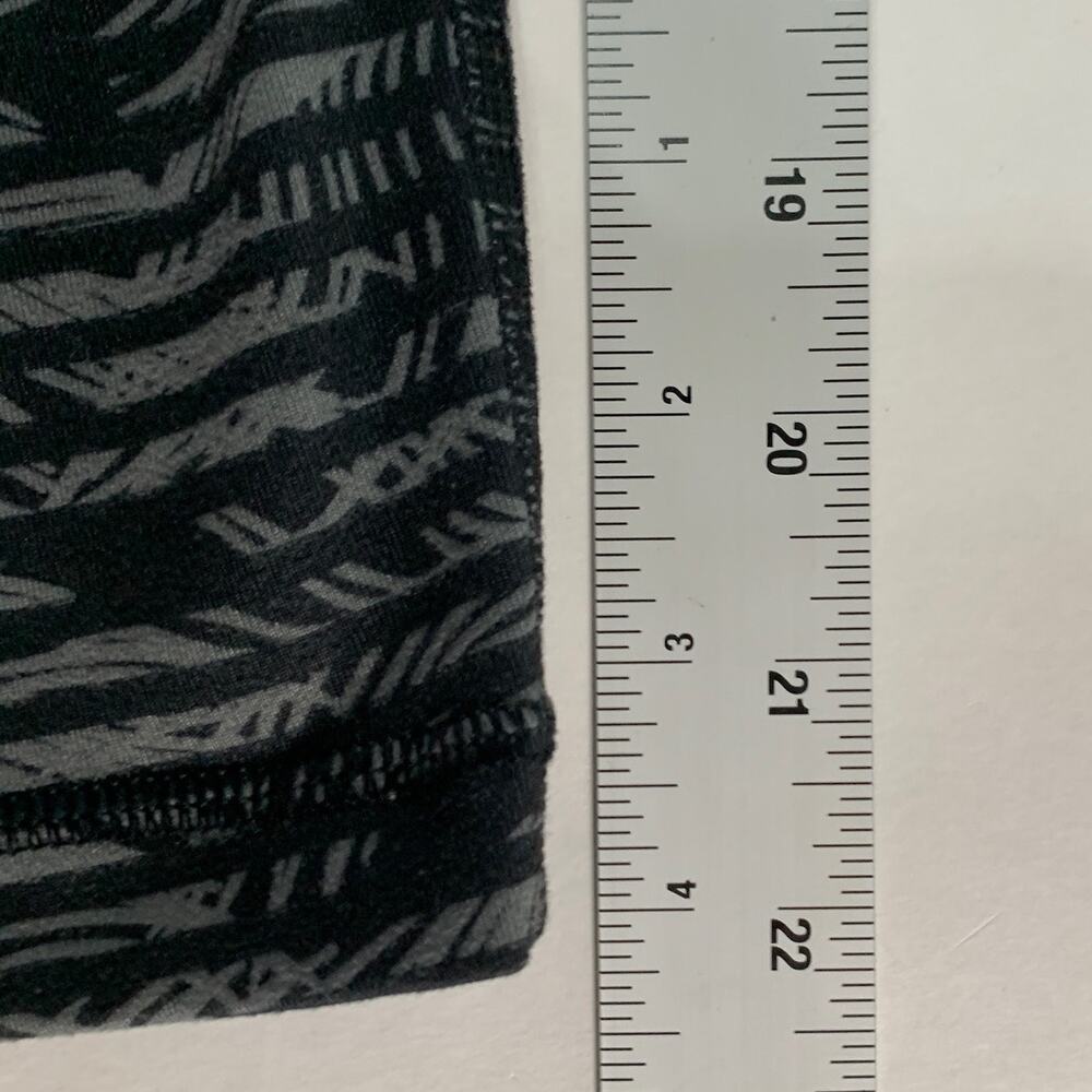 Lululemon Wunder Under Feather Print Striped Crop… - image 6